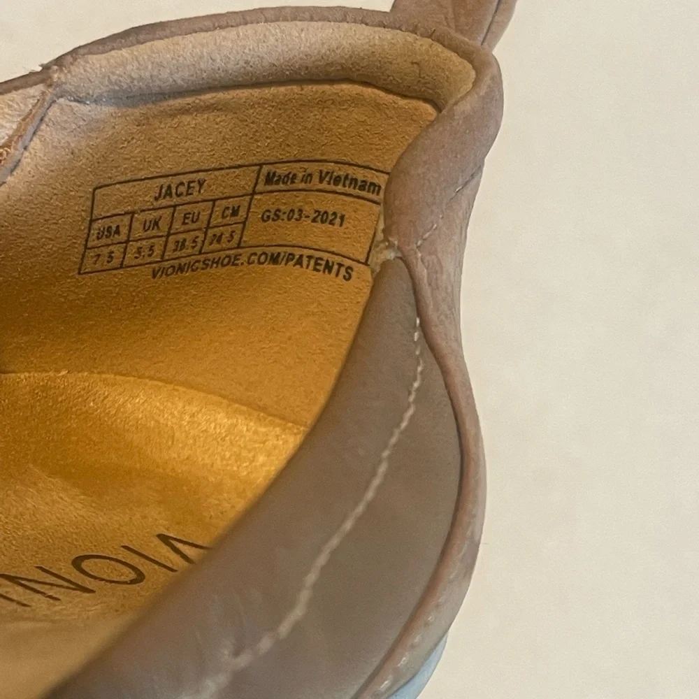 Vionic shoes women’s size 7.5 tan pre-owned‎ condition - Picture 8 of 8